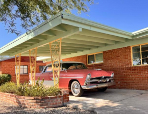 Retro 50's mid century modern home